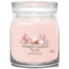 Yankee Candle Pink Sands Signature stredná sviečka 368 g