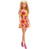 Barbie bábika, blondínka, oblečená v žlto-ružových kvetovaných šatách
