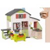 Set domček Priateľov s predzáhradkou a drevené kŕmidlo Friends House Life Smoby rozšíriteľný pre veveričku a letná kuchynka