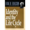 Identity and the Life Cycle (Erik H Erikson)(Brožovaná)
