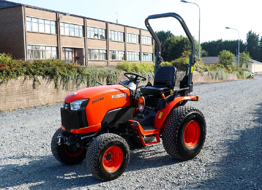 Kubota B2261D ROPS