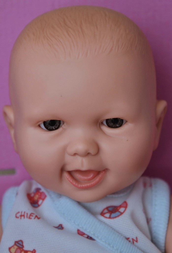 Berjuan Realistické miminko chlapeček v tričku které pije a čůrá