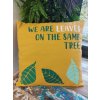 Obliečka na Vankúš z Potlačenej Bavlny – We Are Leaves – Žltá