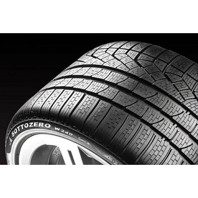 Pirelli Winter 210 Sottozero 2 AM9 235/40 R19 96W