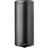 Pedálový odpadkový kôš NEWICON 30 l, sebavedomá sivá farba, oceľ, Brabantia