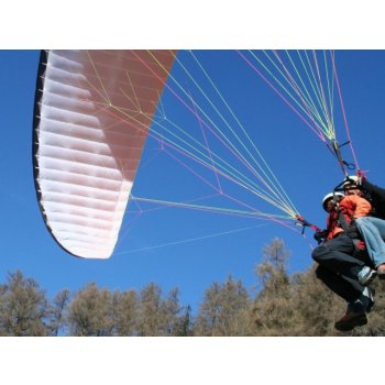 Tandem paragliding