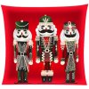 Plyšový obliečok na vankúš 40 × 40 cm s motívom NUTCRACKER – Luskáčik