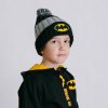 EplusM chlapčenská čiapka s brmbolcom Batman čierna
