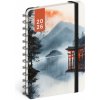NOTIQUE Špirálový 18-mesačný diár Petito – Japonsko 2025/2026, 13 x 18 cm - autor neuvedený