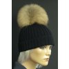 Špongr Ručne pletená čiapka s kožušinovým brmbolcom 628 čierna