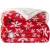 Łóżkoholicy Vianočná červená obojstranná deka s barančekom a vločkami – mäkká hrejivá prikrývka na zimu Veľkosť: 160x200