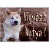 Pozorpes.sk, výstražná tabuľka (Akita Inu)