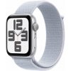 Chytré hodinky Apple Watch SE 44mm Strieborný hliník s oblačne modrým prevliekacím športovým remienkom (MXET3QC/A)
