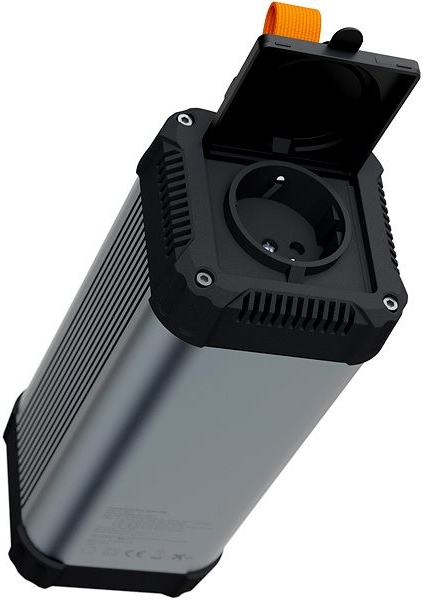 Xtorm Portable Power Socket XR210