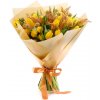 Sweet žlté tulipány a craspédia