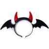 Svietiace diabolské rohy s netopierími krídlami