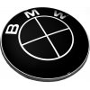 Čierny emblém s logom BMW na kapote 82 MM