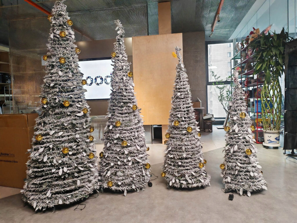 vidaXL Umelý vianočný stromček Skladací zasnežený 120 cm