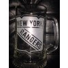 pozorpes.sk, pieskovaný krígeľ (Pieskovaný krígeľ 0,5 l s logom New York Rangers)