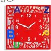 Štvorcové detské hodiny s písmenkami červená