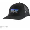 Patagonia P-6 Logo Trucker šiltovka, black