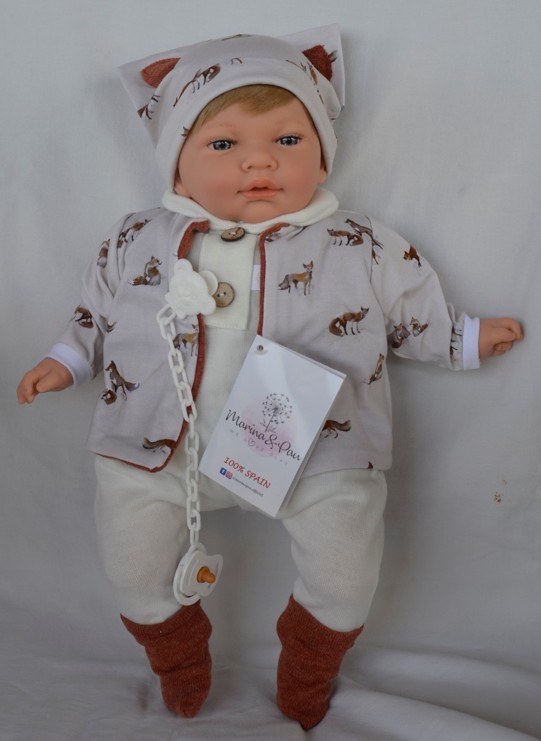 Marina & Pau Realistické miminko Míša chlapeček v kabátku s lištičkami Sweet Baby Foxy 42 cm