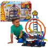 Hot Wheels City Maxi garáž so slučkami, autom a vrtuľníkom