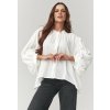 Elegantná dámska oversized košeľa biela