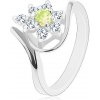Šperky eshop - Lesklý prsteň striebornej farby, zirkónový kvietok so žltozeleným stredom G08.06 - Veľkosť: 56 mm