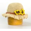 Detský háčkovaný klobúk z papiera zdobený kvetmi béžová