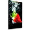 Vertikálny foto obraz na plátne Jahoda pod vodou 50x100 cm
