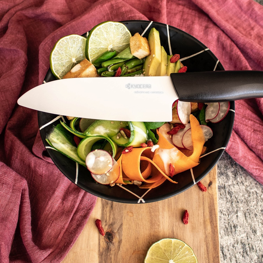 KYOCERA keramický nôž na ovocie a zeleninu 11 cm