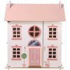 drevený domček pre bábiky s ružovou strechou a príslušenstvom
