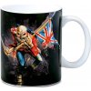 CurePink Keramický hrnek Iron Maiden The Trooper 683 1586 300 ml