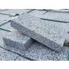 1 Šedá žula Rammer 20 cm x 10 cm x 3 cm dlažba - pieskovaný protišmykový povrch