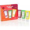 Q+A Travel Trio Fresh Apple + Avocado sprchový gél s kyselinou hyalurónovou 50 ml + Golden Vanilla + Coconut telový peeling s AHA 50 ml + Sweet Almond + Pistachio telové mlieko s ceramidmi 50 ml kozme