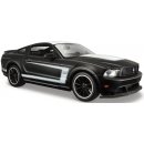 Maisto Ford Mustang Boss 302 matná čierna/biela 1:24