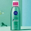 NIVEA Derma Skin Clear pleťové tonikum s kyselinou salicylovou a niacínamidom 200 ml (Pleťové tonikum pre problematickú a mastnú pleť bez alkoholu)