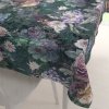 Biante Dekoračný obdĺžnikový obrus BM-010 Veľké fialové kvety na tmavo zelenom 120x180 cm