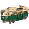 Mikro trading Sestavený kovový model tramvaje na volný chod - 28 cm - zelená s nápisem Prague