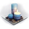 TORO Darčekový set 3 sviečky vôňa čučoriedka na sklenenom podnose s kameňmi