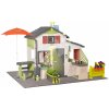 Domček s posedením pod slnečníkom Friends House DeLuxe Life Smoby rozšíriteľný na záhrade s kuchynkou