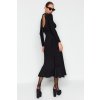 Čierne maxi oversized pletené šaty s volánmi, záhybmi a hlbokým výstrihom od Trendyol. čierna S Trendyol 8683049130055