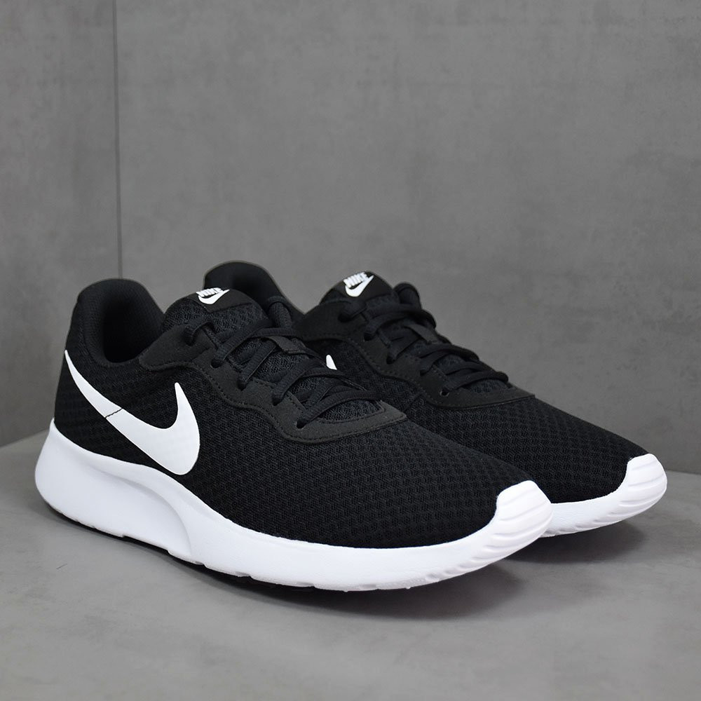 Nike Tanjun black white