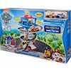 SPIN MASTER Paw Patrol Hliadkovacia veža so závodnou dráhou