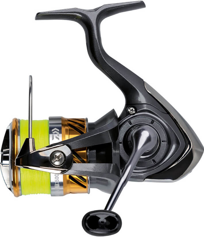 Daiwa 20 so šnúrou J-Braid X4 Laguna LT 2000