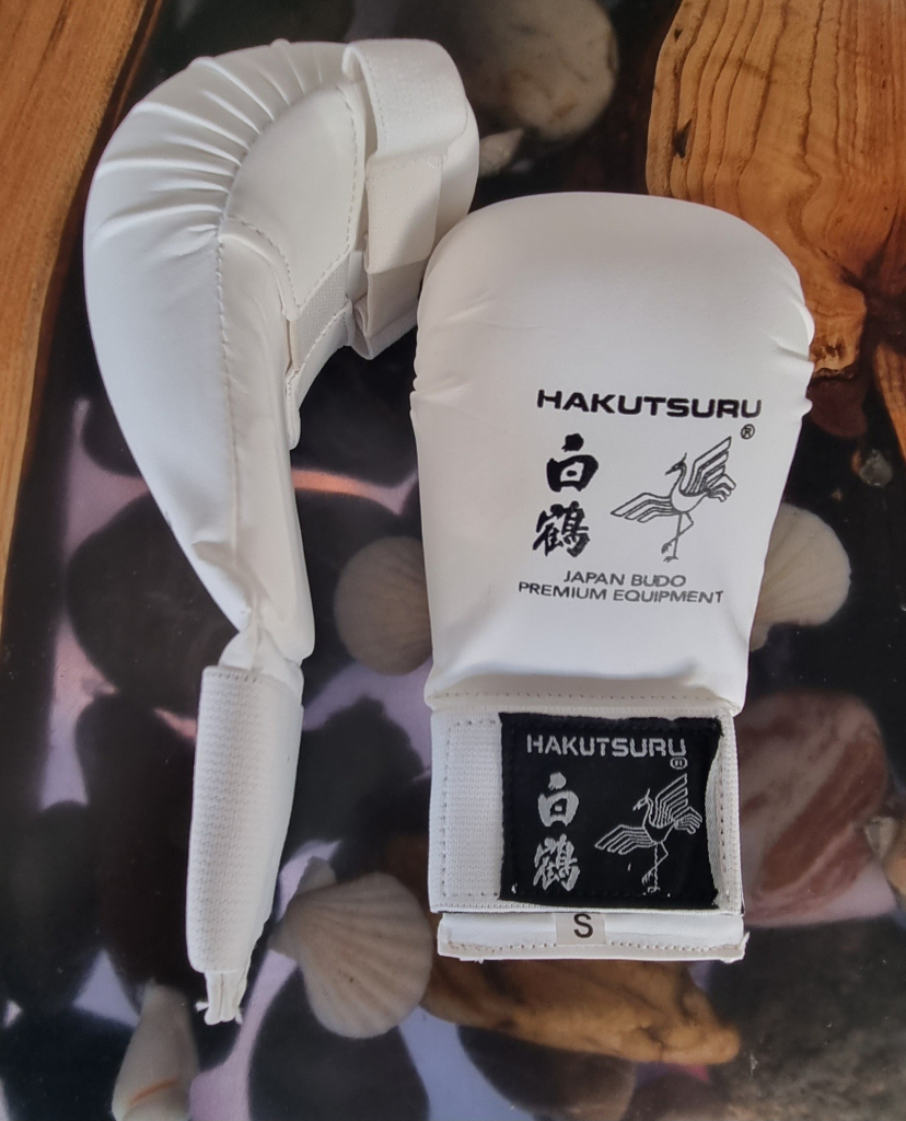 Hakutsuru Karate - - WUKF