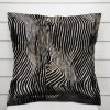 Biante Zamatová obliečka na vankúš s lemom Tamara TMR-052 Zebrovaný vzor 50 x 50 cm
