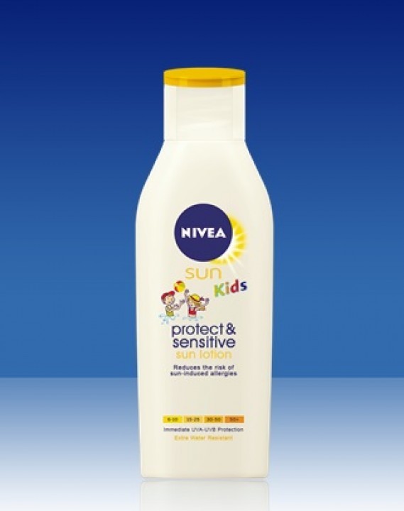 Nivea Sun Sensitive Protect & Care detské mlieko na opaľovanie SPF50+ 200 ml