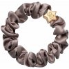 By Eloise London Gold Star Silk Scrunchie farba Iced Latte
